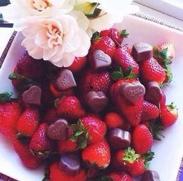 草莓和巧克力,甜蜜邂逅的味蕾之旅